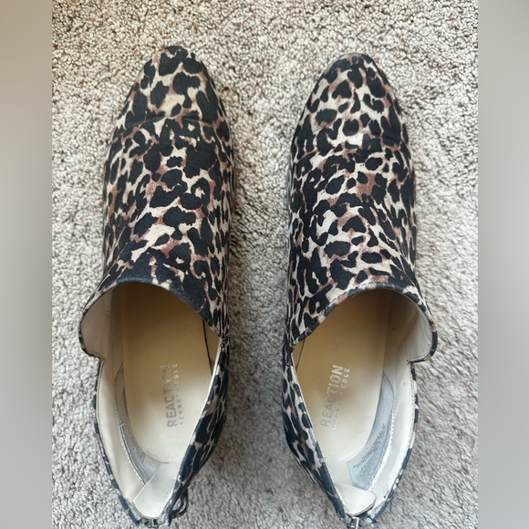 Leopard Print round toe booties - Picture 2 of 5